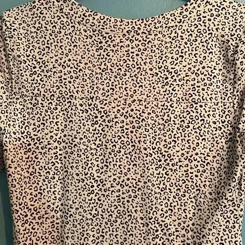 Cheetah women’s t-shirt dress - size small - like new - shirt sleeve - Aline - Picture 6 of 7